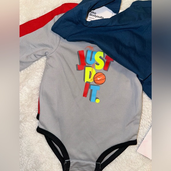 New Nike 3pc Long Sleeve Bodysuits - Picture 3 of 7